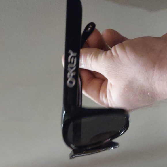 Sunglasses - Picture 3 of 4